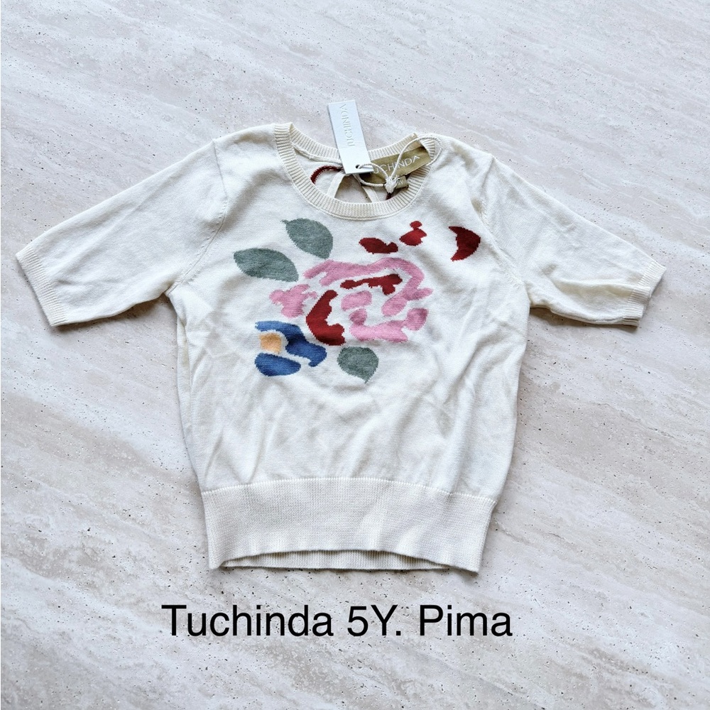 Tuchinda top